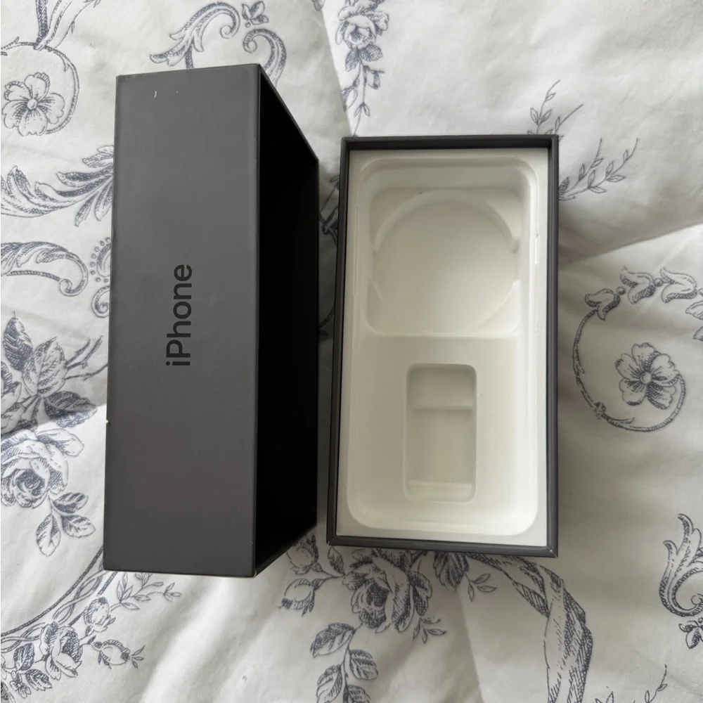 Apple iPhone 8 Box 64GB Space Gray (6)
